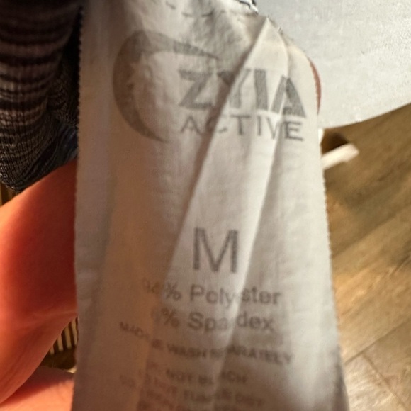 ZYIA Active Split Back Long Sleeve Top - Picture 6 of 9